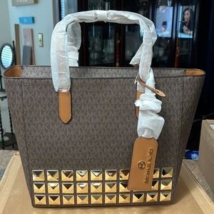 Michael Kors Monogram Sinclair Tote